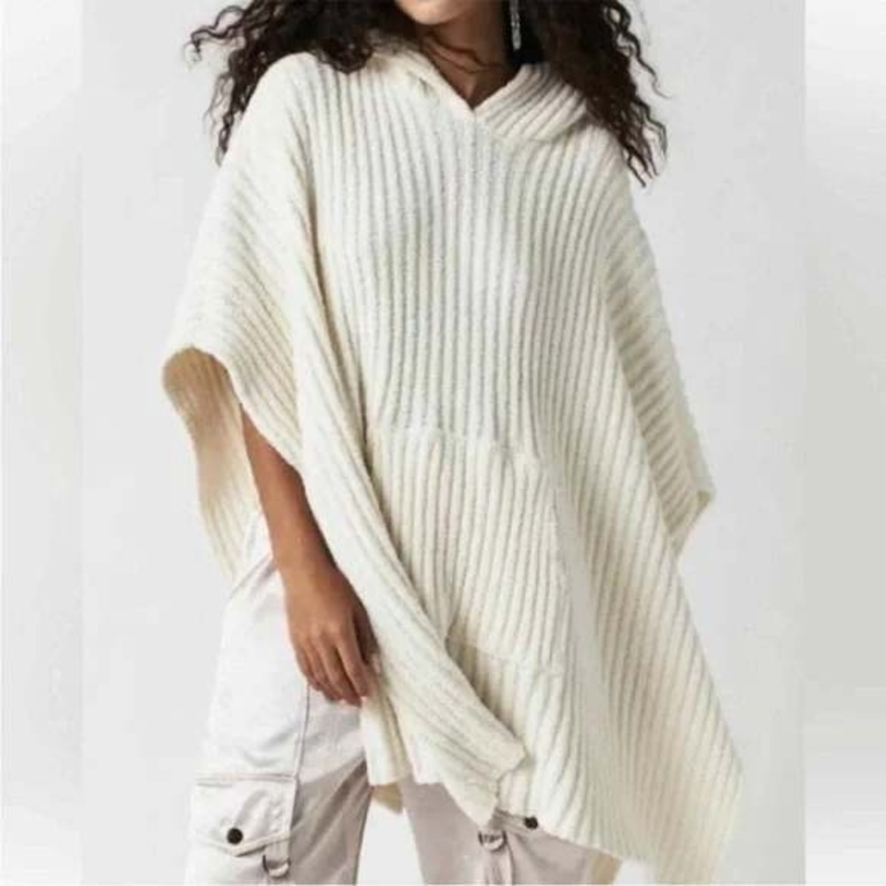 Free People‎ Bestie Blanket Hooded Chunky Knit Poncho in Ivory One Size